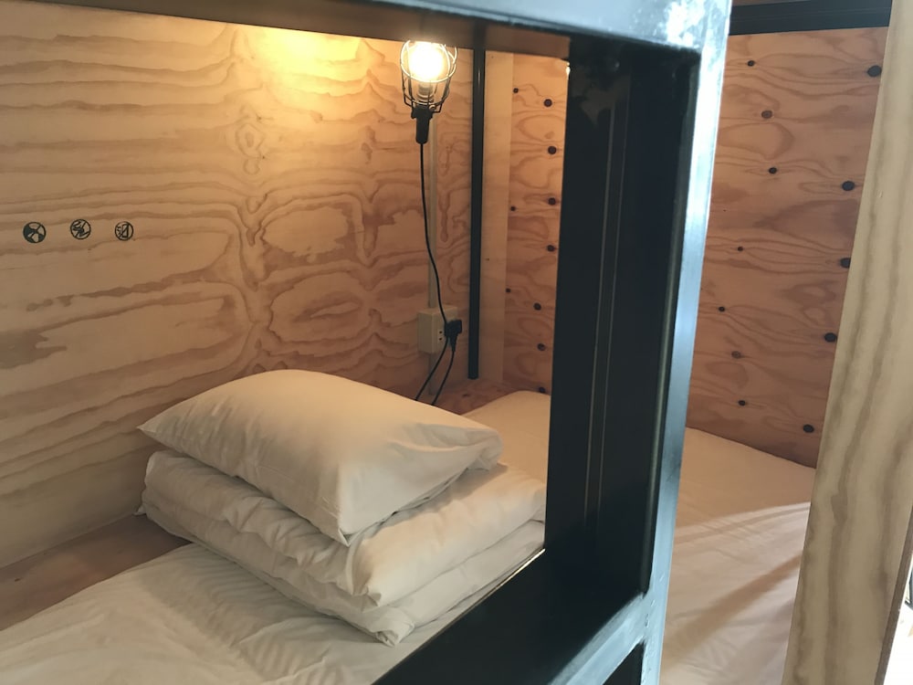 THE KITCHEN HOSTEL AO ザ キッチンホステル アオ 那覇