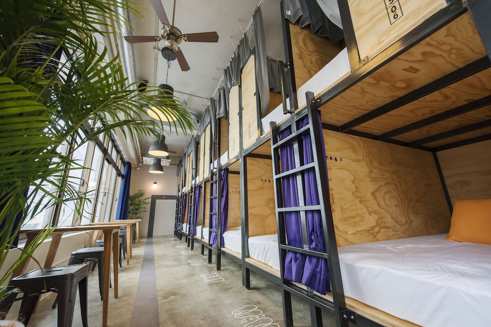 THE KITCHEN HOSTEL AO ザ キッチンホステル アオ 那覇