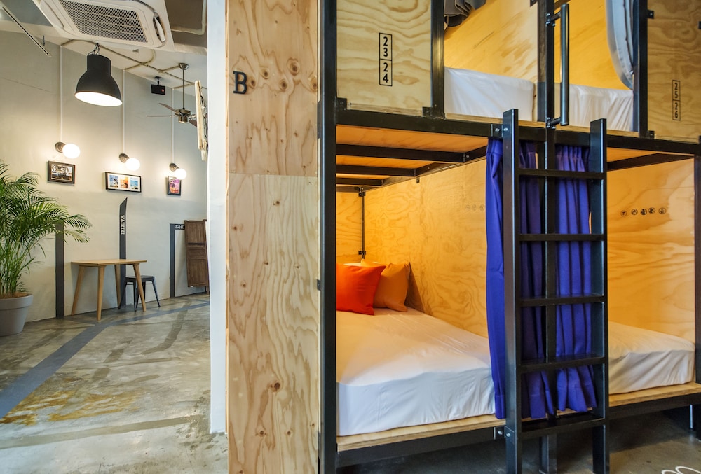 THE KITCHEN HOSTEL AO ザ キッチンホステル アオ 那覇