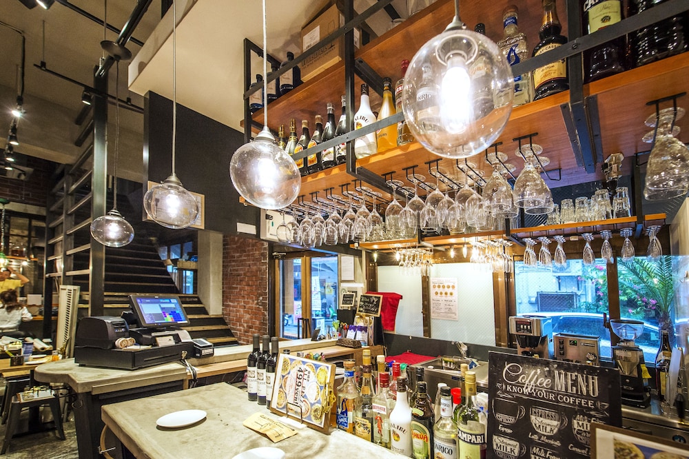 THE KITCHEN HOSTEL AO ザ キッチンホステル アオ 那覇