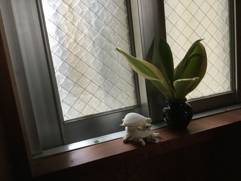 女性専用ゲストハウス 宿や 潮水 那覇