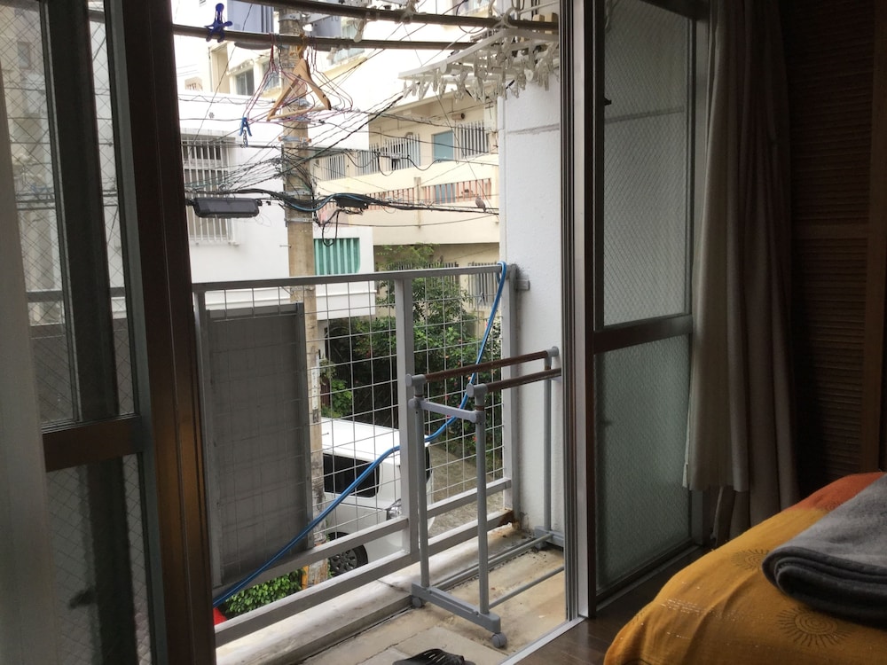 女性専用ゲストハウス 宿や 潮水 那覇