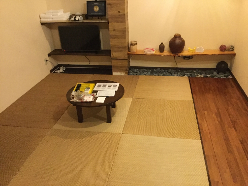 URBAN CONDOMINIUM 和風邸 那覇
