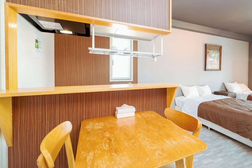 MR.KINJO INN D-BUIL 那覇