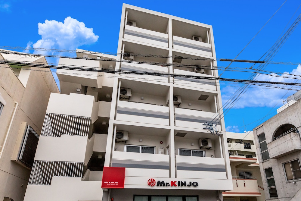 MR.KINJO IN NICA’S 牧志駅 那覇