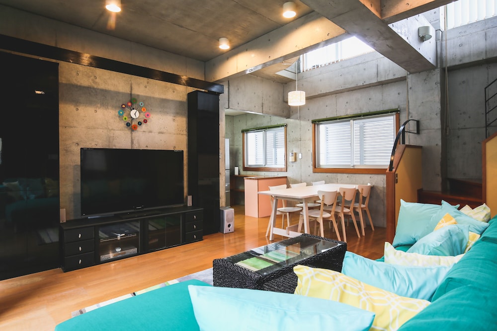 AMUSE VILLA KONFORTA 那覇