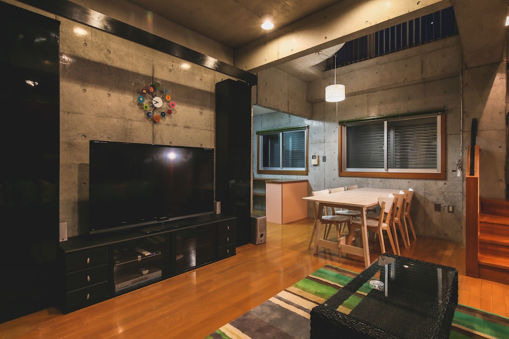 AMUSE VILLA KONFORTA 那覇