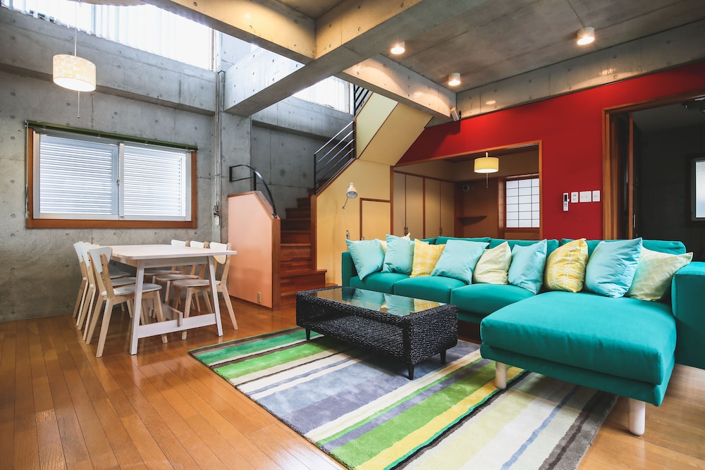AMUSE VILLA KONFORTA 那覇
