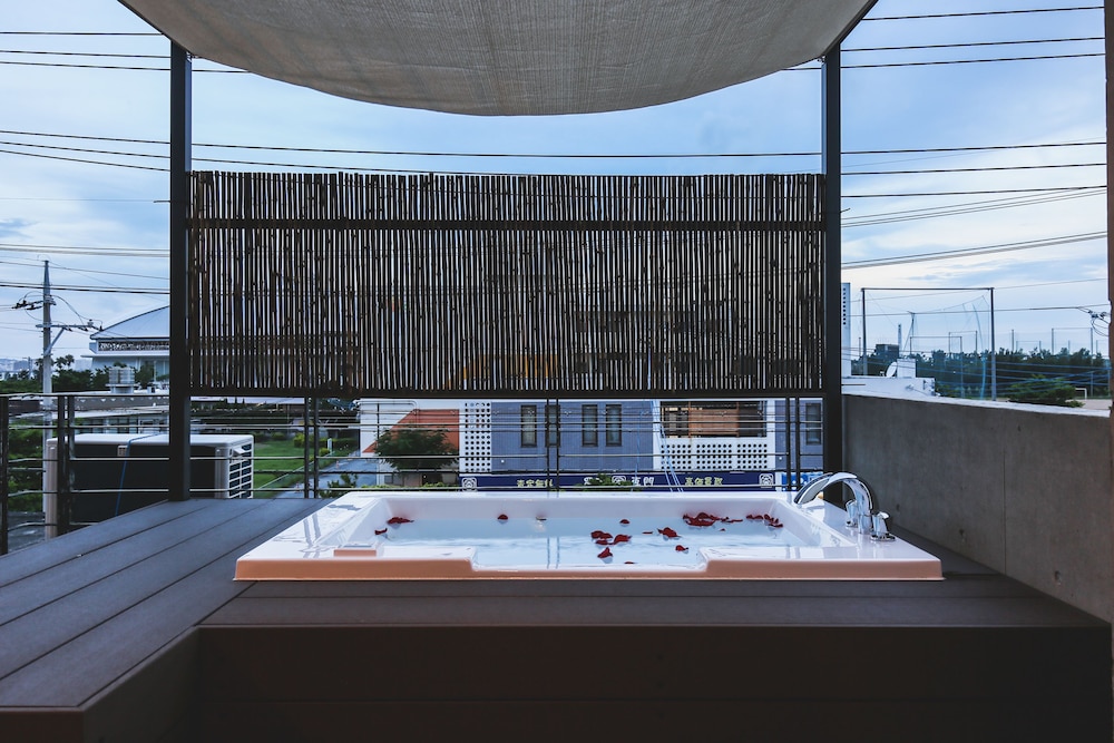 AMUSE VILLA KONFORTA 那覇