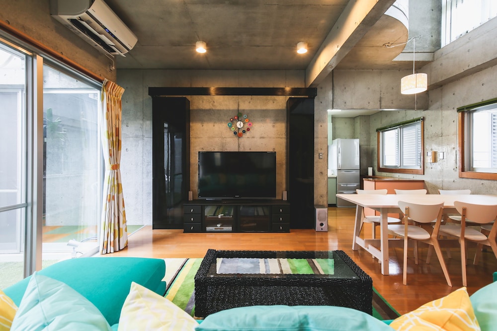 AMUSE VILLA KONFORTA 那覇