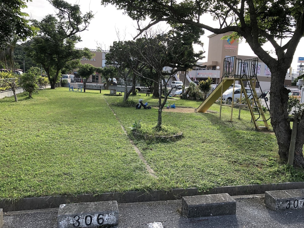 イーグル ロッジ 那覇