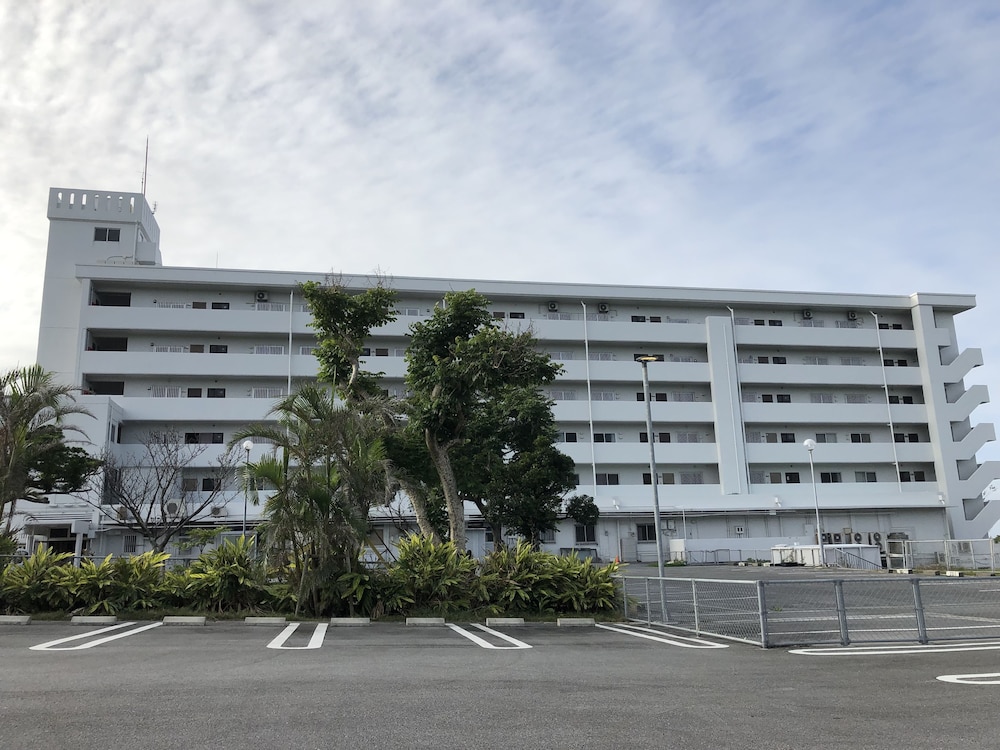 イーグル ロッジ 那覇