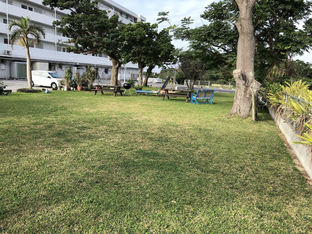 イーグル ロッジ 那覇