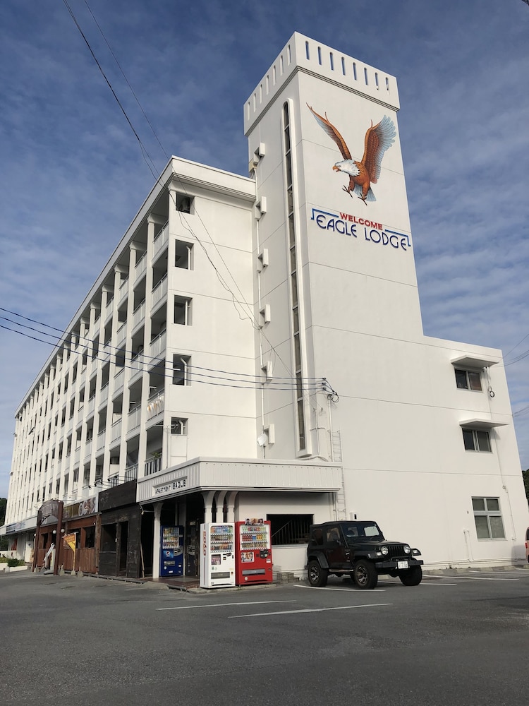 イーグル ロッジ 那覇