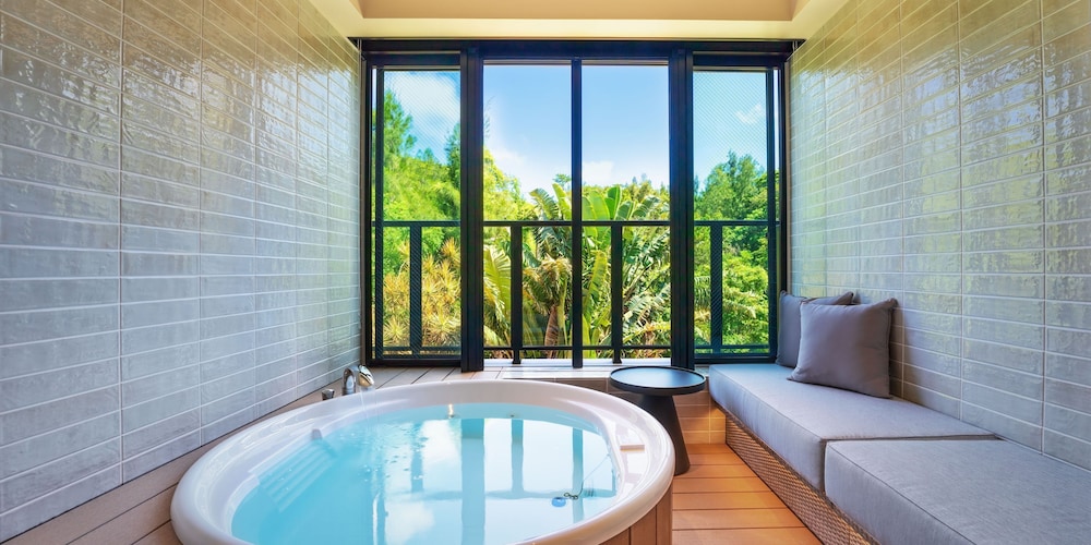TWIN-LINE HOTEL YANBARU OKINAWA JAPAN 那覇