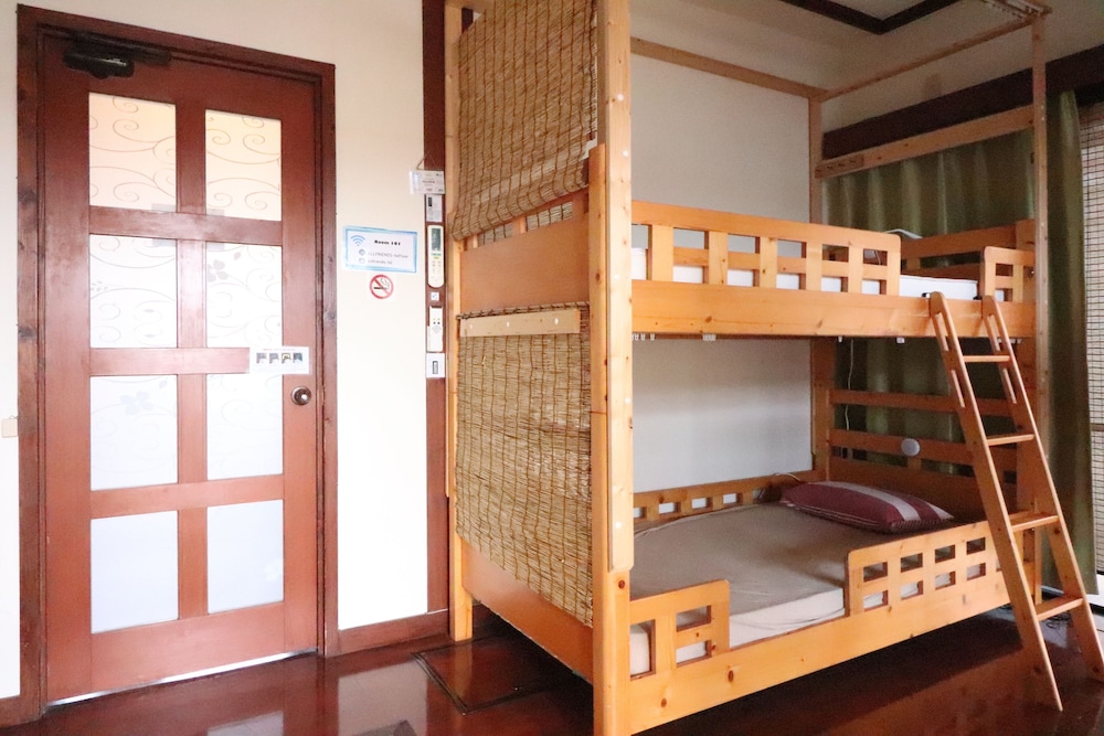 ALL FRIENDS GUEST HOUSE 那覇