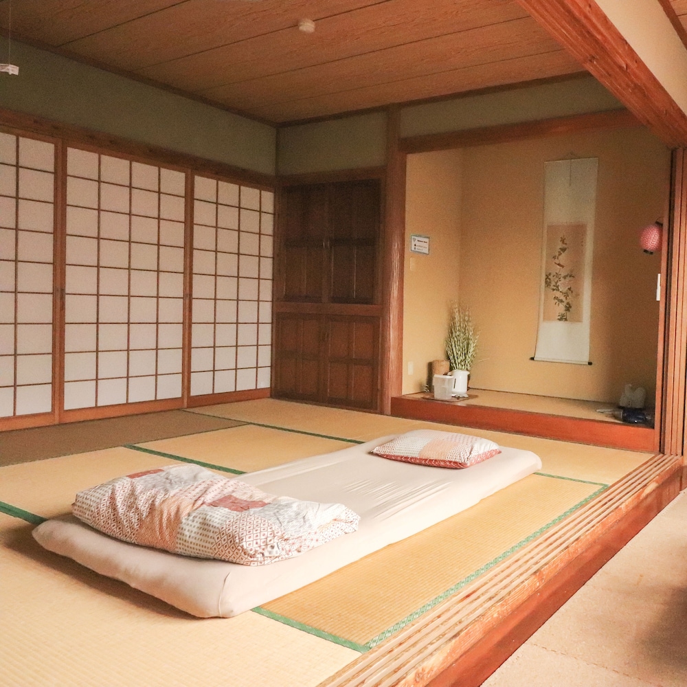ALL FRIENDS GUEST HOUSE 那覇