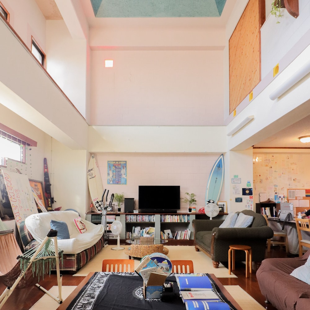 ALL FRIENDS GUEST HOUSE 那覇