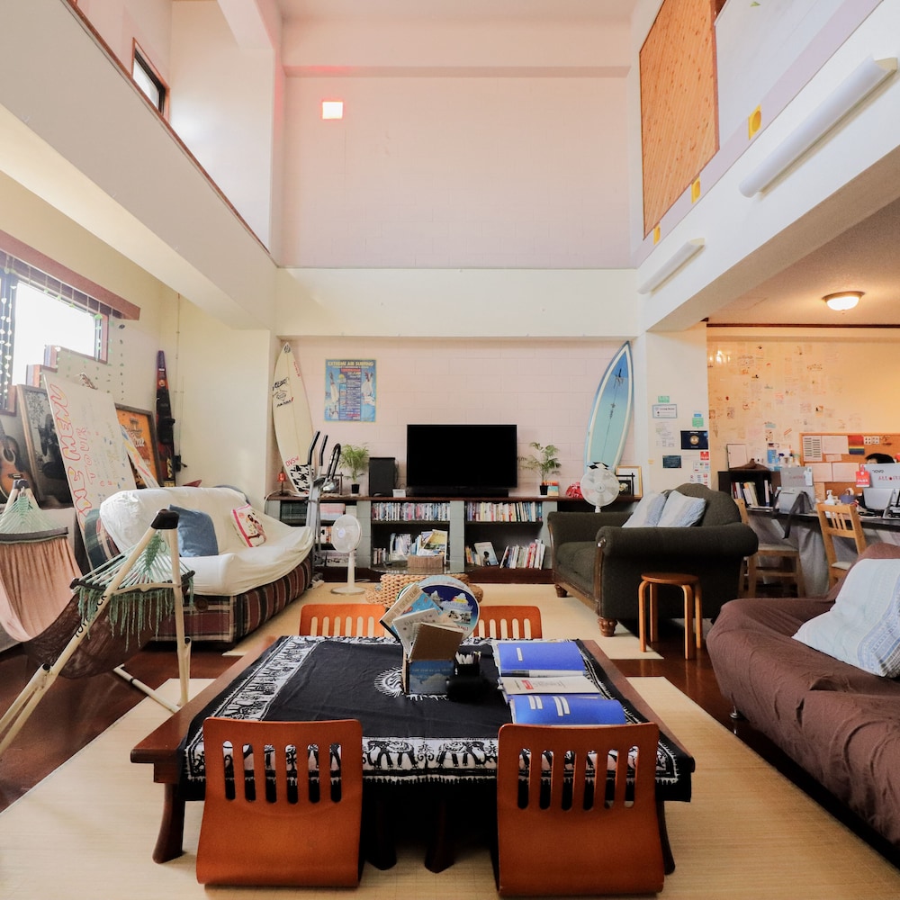 ALL FRIENDS GUEST HOUSE 那覇