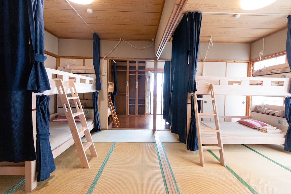 ALL FRIENDS GUEST HOUSE 那覇