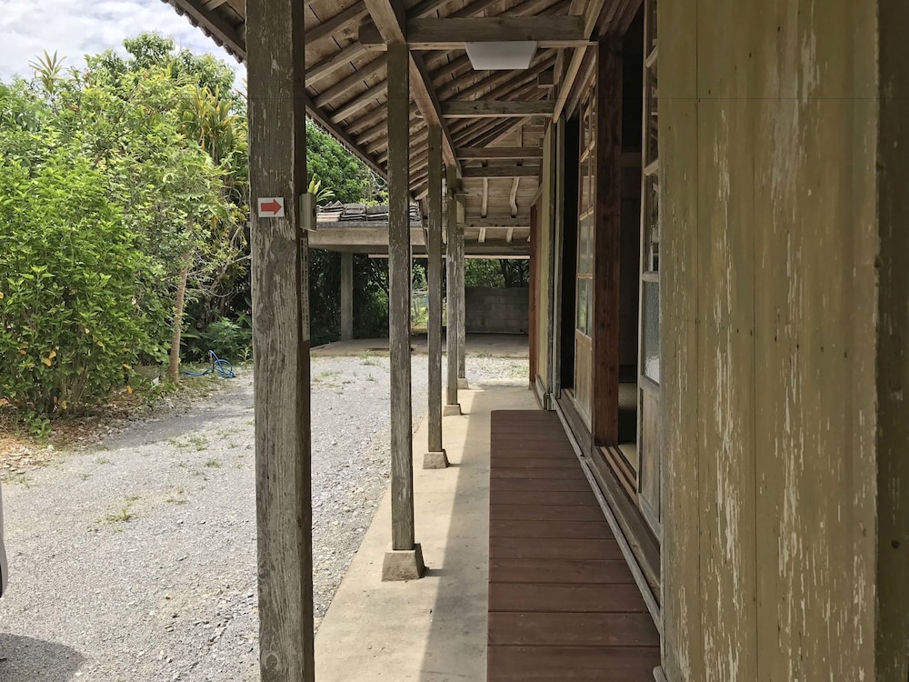 沖縄古民家宿 まきや とくすけやー 那覇
