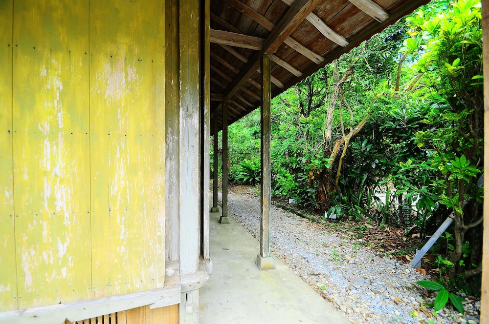沖縄古民家宿 まきや とくすけやー 那覇