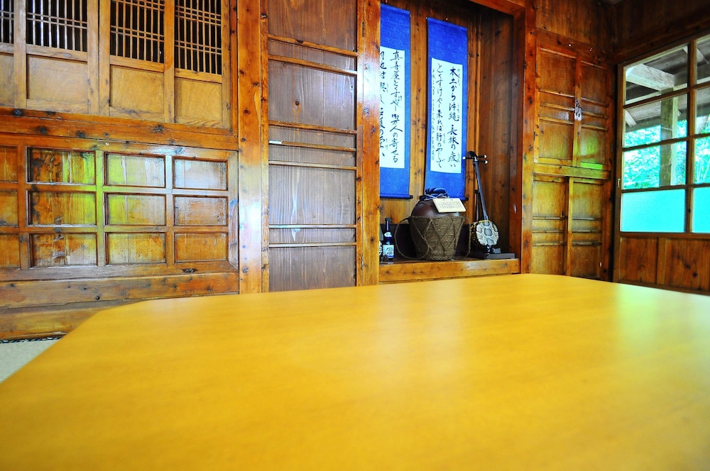 沖縄古民家宿 まきや とくすけやー 那覇
