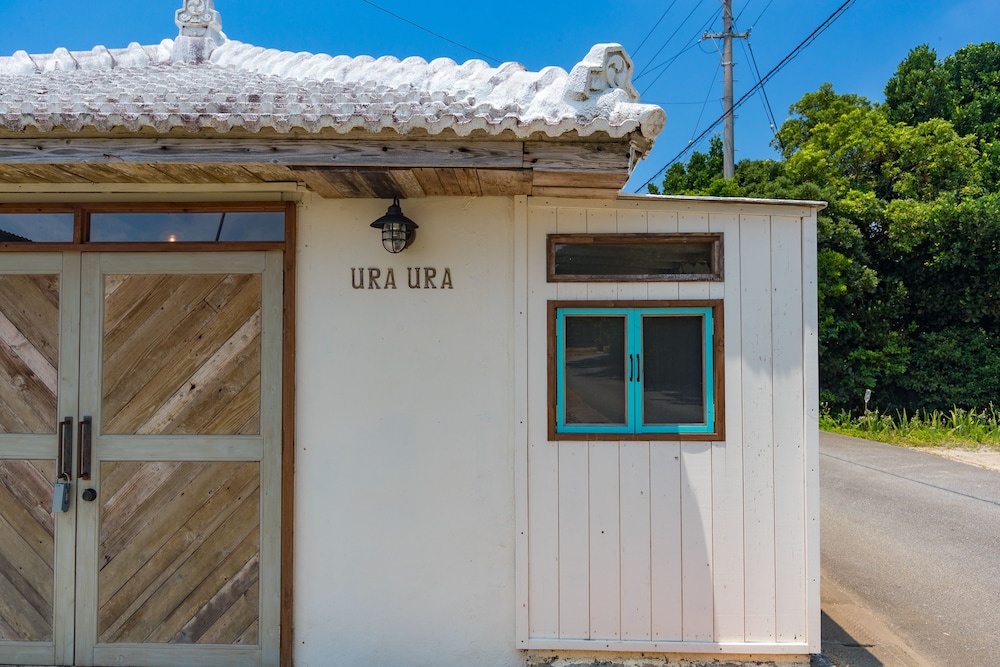 URA-URA 那覇
