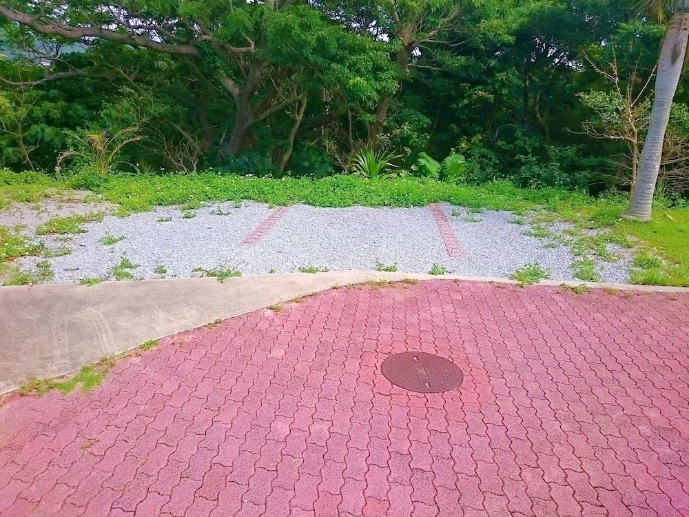 BE ONE しらせ 那覇