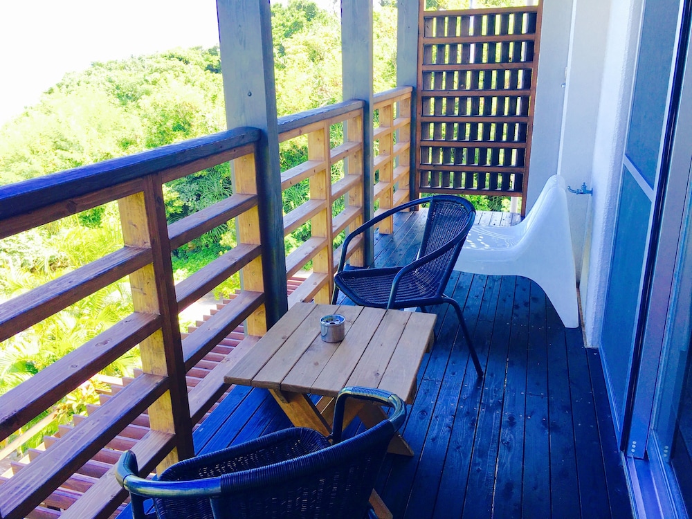 MA-BLUE GARDEN HOUSE 那覇