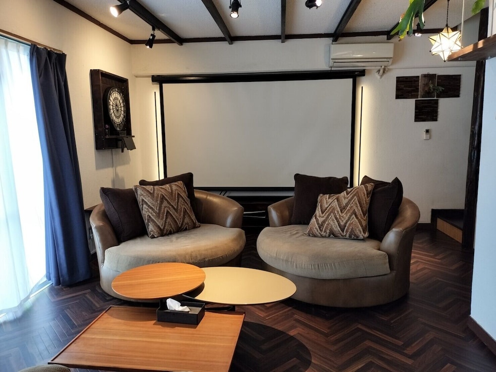 CINEMA RESORTS 1 那覇