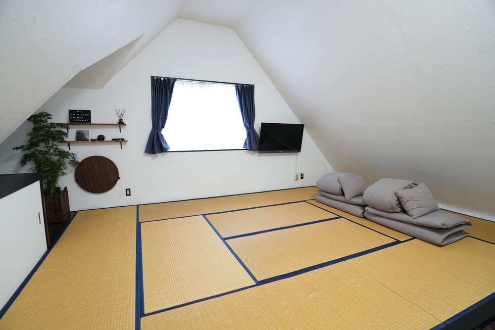 CINEMA RESORTS 1 那覇