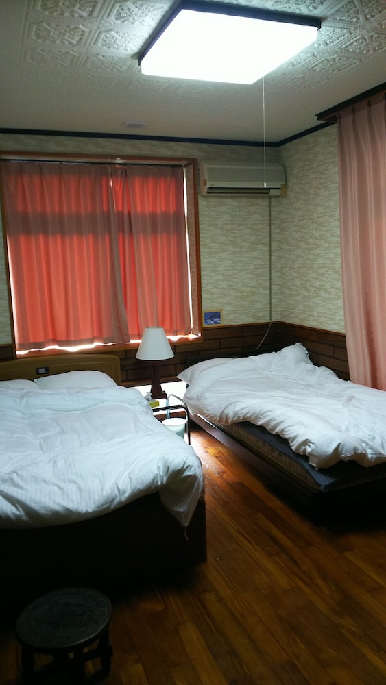 瓦屋いきんぱた 那覇