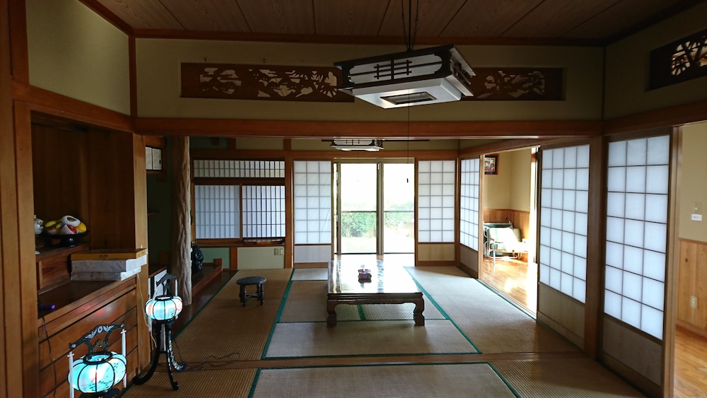 瓦屋いきんぱた 那覇