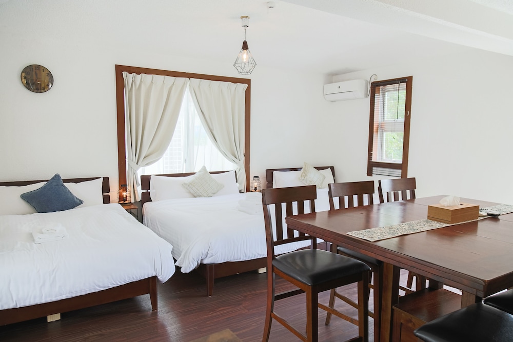 PINE HOUSE IN CHURAUMI 那覇