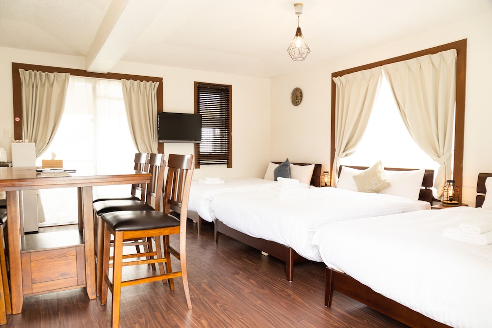 PINE HOUSE IN CHURAUMI 那覇