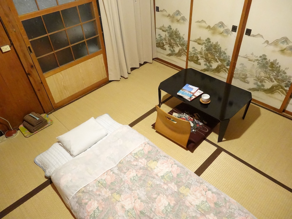 ごーやー荘 那覇