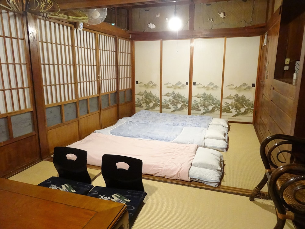 ごーやー荘 那覇