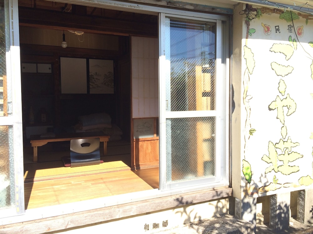 ごーやー荘 那覇