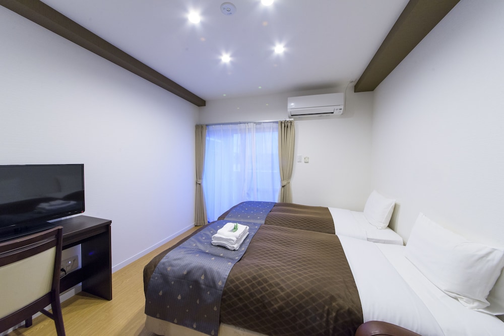HOTEL PURUMIAIM YOGI 那覇