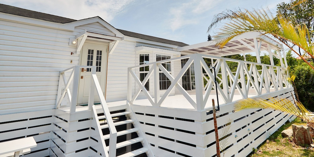 COTTAGE NORTH OKINAWA 那覇