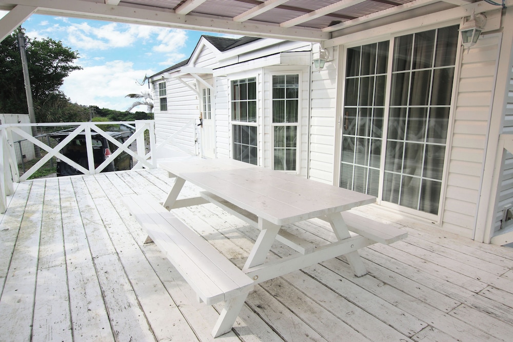 COTTAGE NORTH OKINAWA 那覇