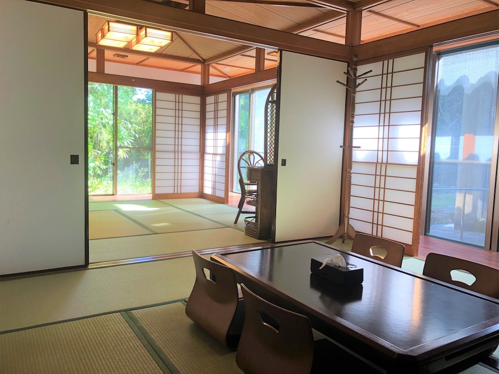 PRIVATE HOTEL WALKERS NAKIJIN 那覇