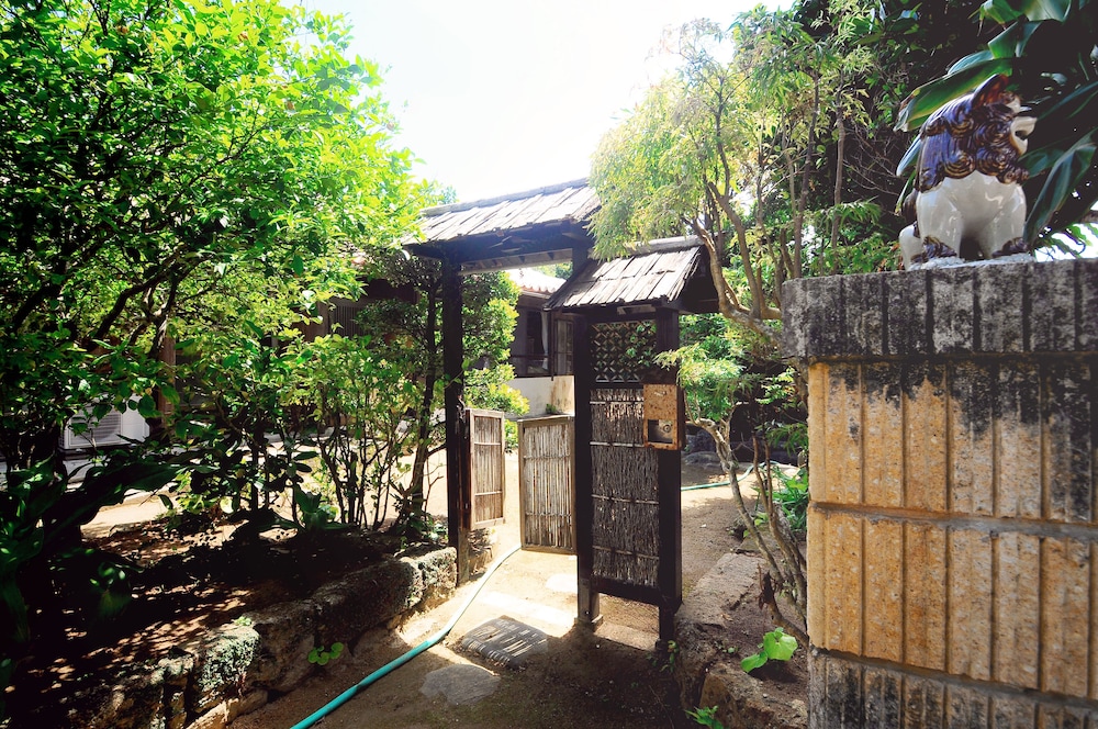 沖縄の古民家ミーヤー 那覇