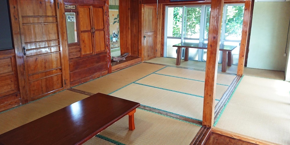KOURIJIMA ぶどうの樹 那覇
