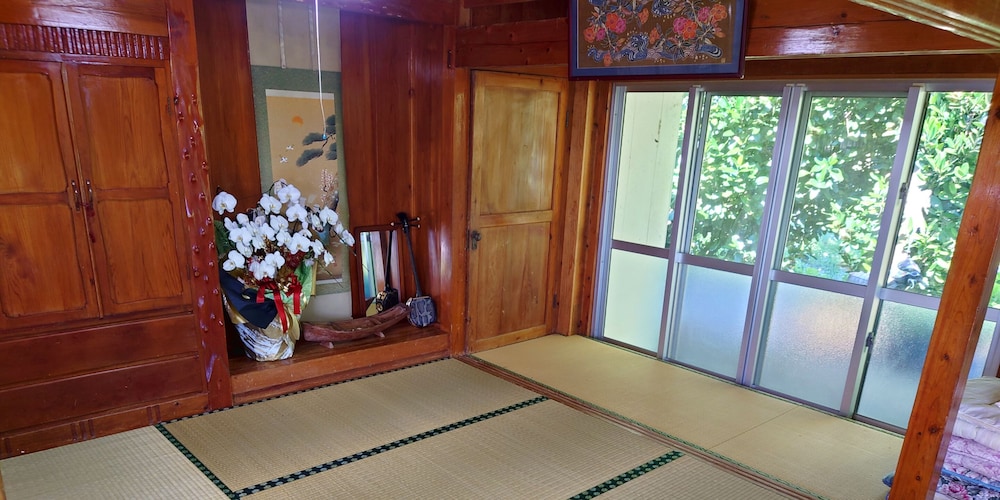 KOURIJIMA ぶどうの樹 那覇
