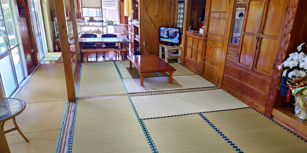 KOURIJIMA ぶどうの樹 那覇