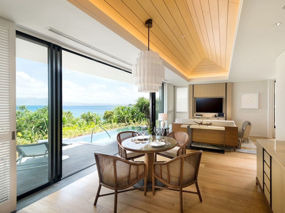 ハレクラニ沖縄 那覇