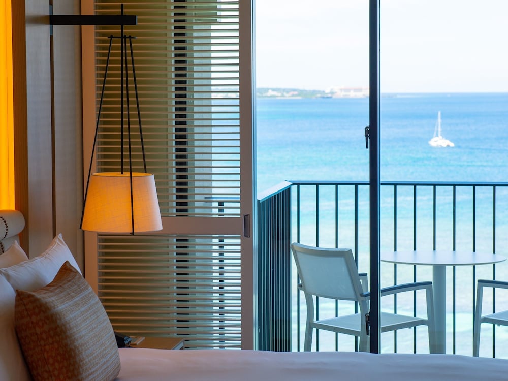 ハレクラニ沖縄 那覇