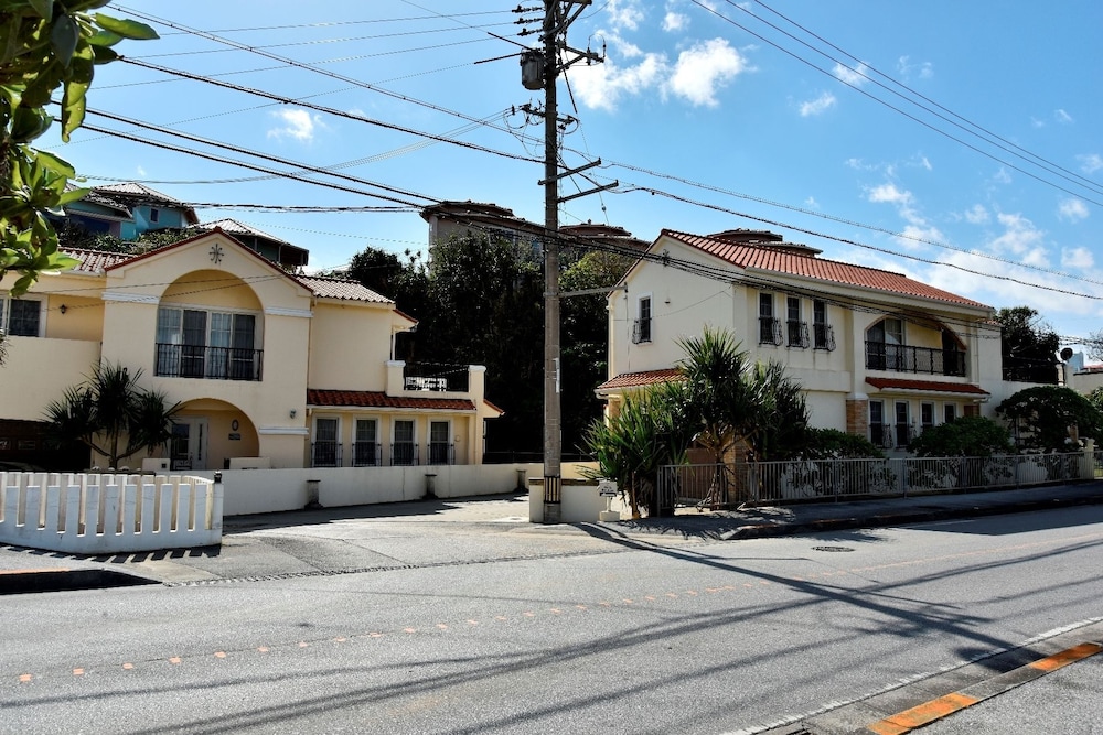MAEDA BIRU HOUSE I II 那覇